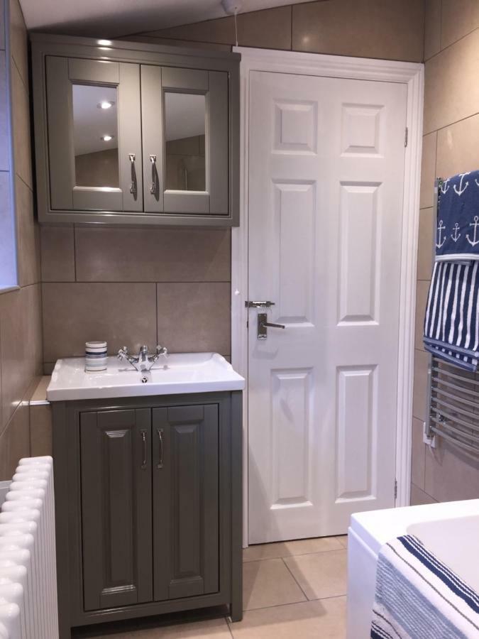 Browns Holiday Cottage Файли Екстериор снимка