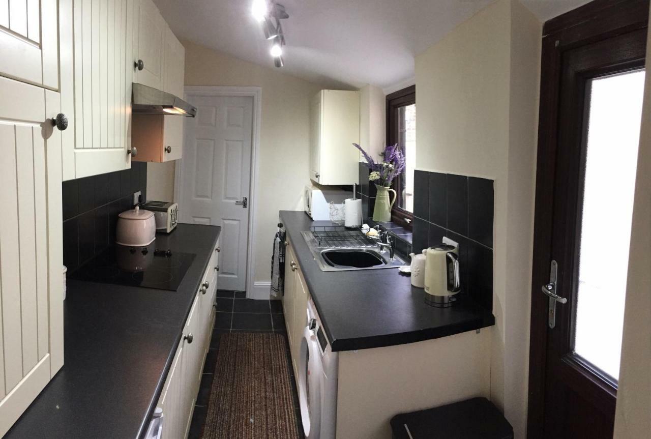Browns Holiday Cottage Файли Екстериор снимка