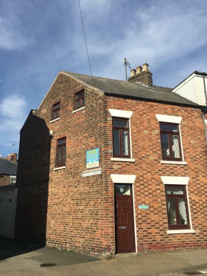 Browns Holiday Cottage Файли Екстериор снимка
