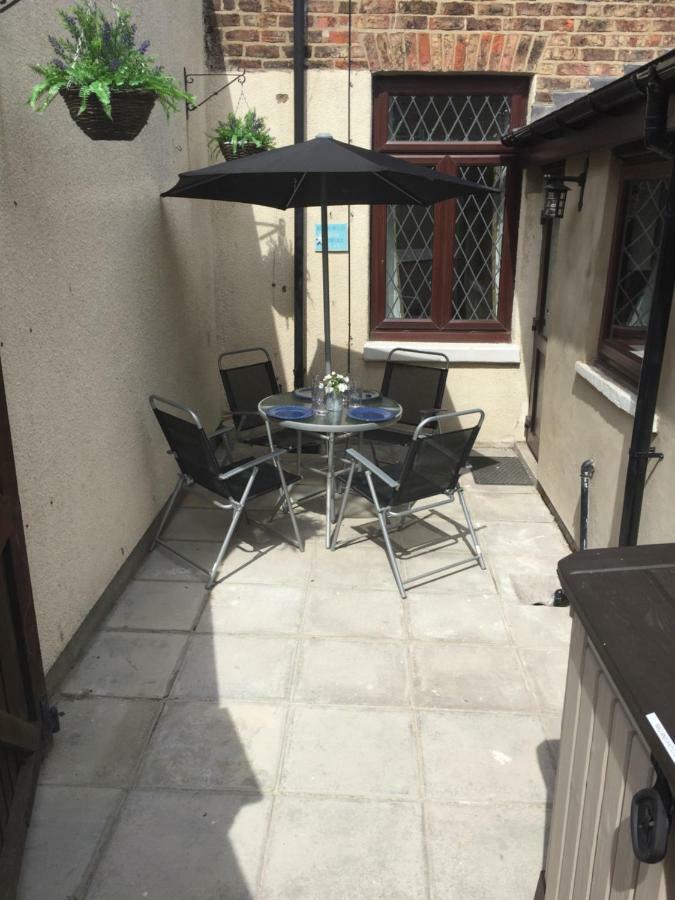 Browns Holiday Cottage Файли Екстериор снимка