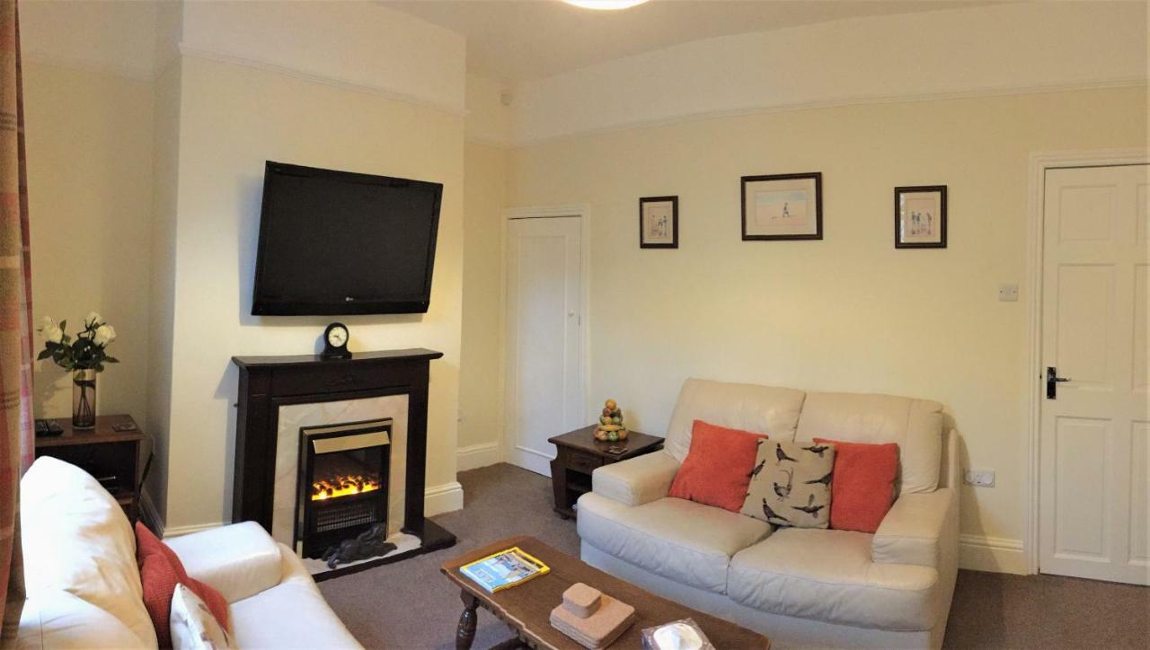 Browns Holiday Cottage Файли Екстериор снимка