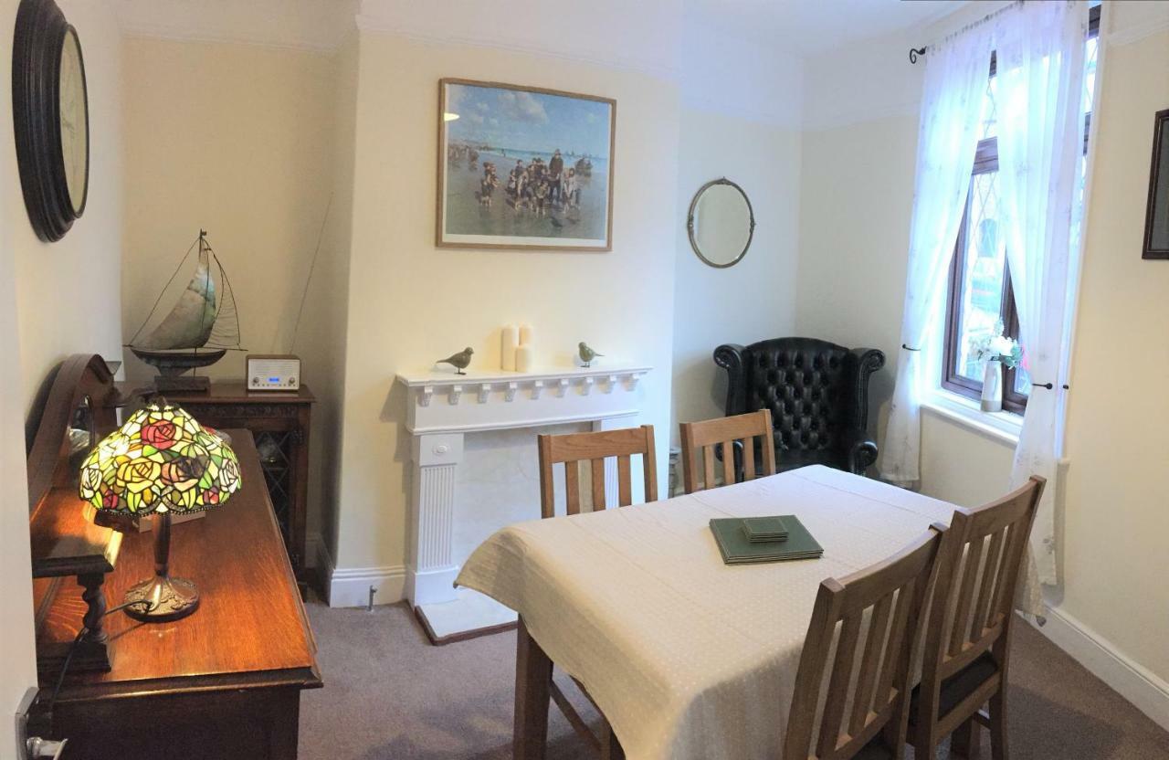 Browns Holiday Cottage Файли Екстериор снимка