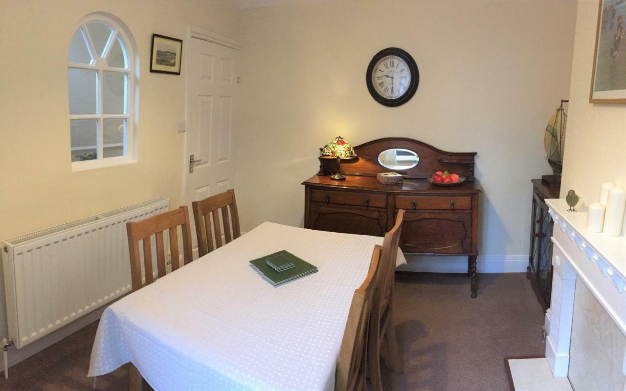 Browns Holiday Cottage Файли Екстериор снимка