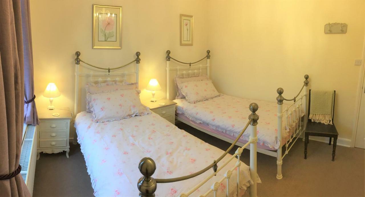 Browns Holiday Cottage Файли Екстериор снимка