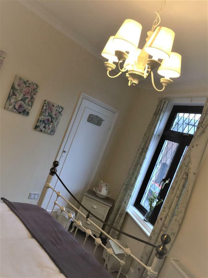Browns Holiday Cottage Файли Екстериор снимка