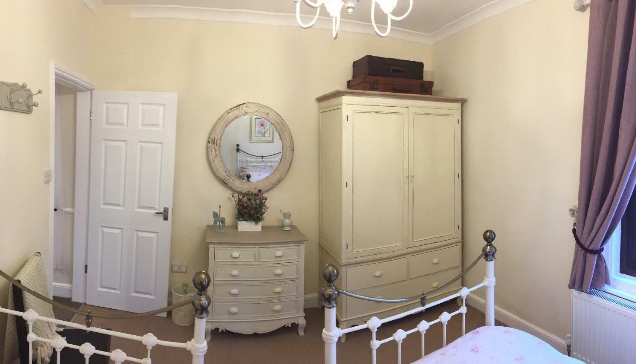Browns Holiday Cottage Файли Екстериор снимка